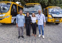 Entrega de ônibus escolares reforça frota da rede estadual de Pernambuco