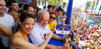 No Galo da Madrugada, governadora Raquel Lyra recebe o presidente Lula e destaca força do Carnaval de Pernambuco