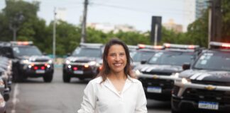 Raquel Lyra entrega viaturas, armamentos e equipamentos para forças policiais