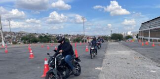 AMC oferta curso gratuito de Pilotagem Defensiva para Motociclistas – Módulo 1, em março