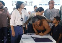 Em Vitória de Santo Antão, Raquel Lyra entrega 700 títulos de propriedade e anuncia ampliação do abastecimento de água e construção de creche