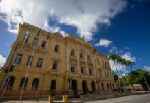 Governo de Pernambuco envia à Alepe projeto de reajuste salarial dos profissionais da Educação da Rede Pública Estadual