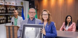 Deputada Débora Almeida recebe título de Cidadã Machadense em sessão solene