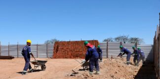 Governo de Pernambuco tem mais de 70% de obra para entrega de creche em Arcoverde e segue com construção do prédio de Bombeiros em Afogados da Ingazeira