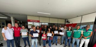 AMC entrega certificados de conclusão do Curso Gratuito de Pilotagem Defensiva para Motociclistas – Módulo 1