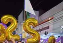 Caruaru: Mendonça é celebrado pela população ao percorrer trajeto a pé durante caminhada de Raquel Lyra