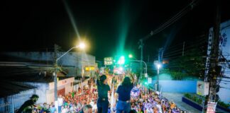 Em grande caminhada em Moreno, Raquel destaca o maior investimento da história da cidade
