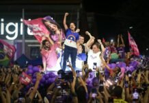 Raquel Lyra encerra campanha com carreata histórica em Caruaru