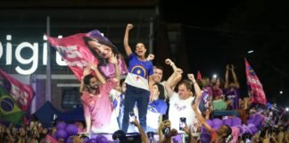 Raquel Lyra encerra campanha com carreata histórica em Caruaru