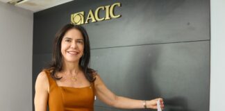 Danielle Lago é eleita Presidente da Acic
