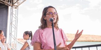 Débora Almeida comemora a recuperação de estradas estratégicas em PE