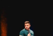Humorista Flávio Andradde traz o novo show “Como sobreviver à própria família?” para Caruaru e Belo Jardim em outubro