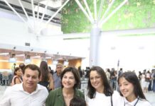 Com presença da governadora em exercício Priscila Krause, 25 estudantes embarcam para a Inglaterra em nova etapa do Ganhe o Mundo 2026